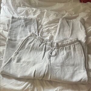 Aritzia Grey Sweatpants
